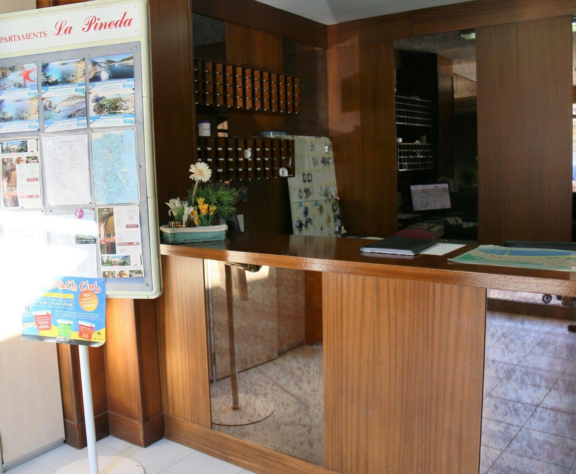 Rvapartaments La Pineda ลาเอสตาร์ติต ภายนอก รูปภาพ