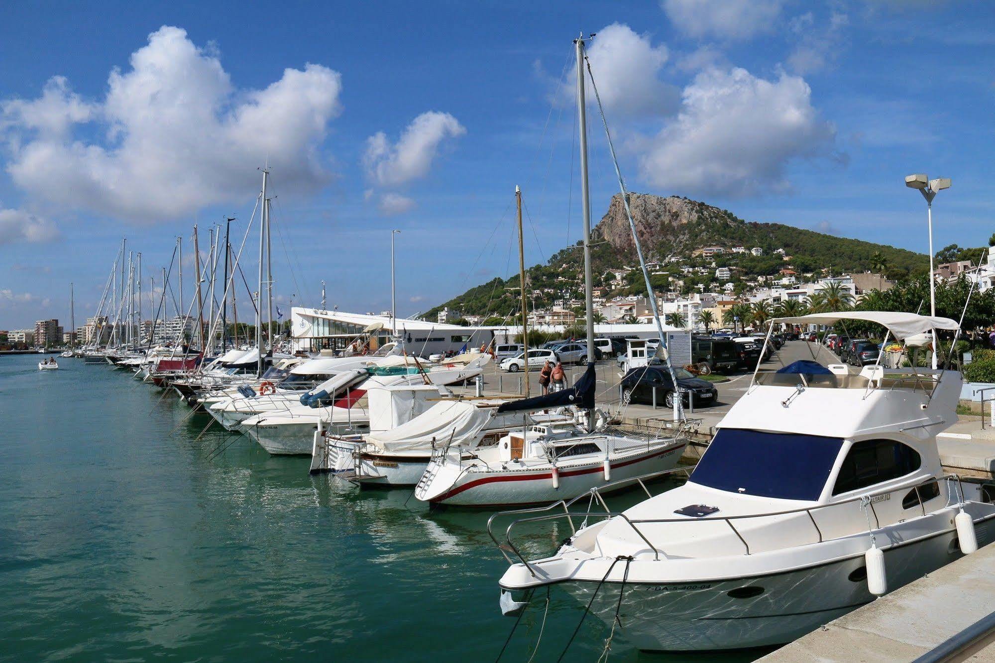 Rvapartaments La Pineda ลาเอสตาร์ติต ภายนอก รูปภาพ